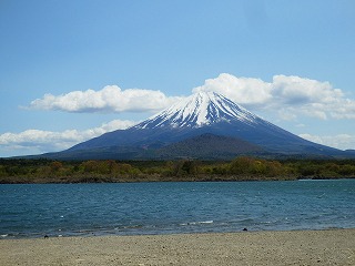 精進湖からの富士